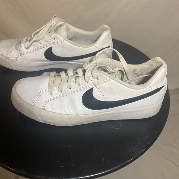 Men’s Nike - Picture 2 of 4